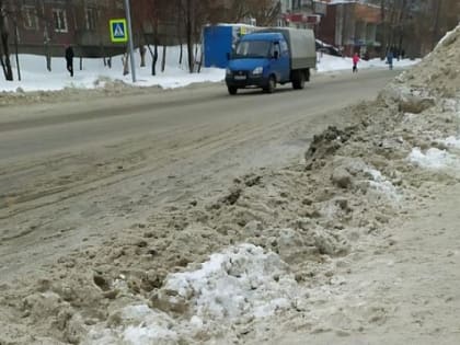 На нечищеные дороги и тротуары жалуются жители Новосибирска