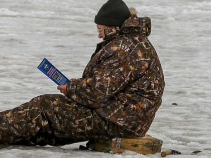 Спасатели предупредили новосибирцев о тонком льде на водоёмах