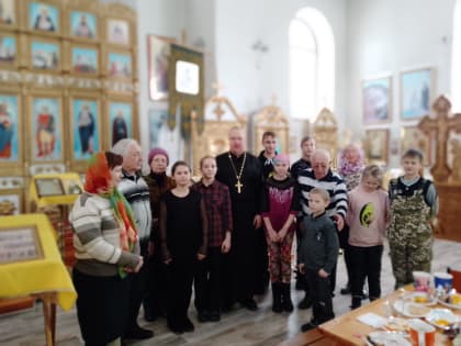 Чаепитие в воскресной школе храма во имя св. апостола Иоанна Богослова с. Здвинска