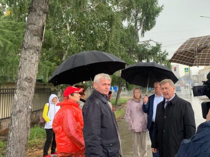 В Новосибирске восстановят лестницу в Нарымский сквер и сделают парковку за цирком