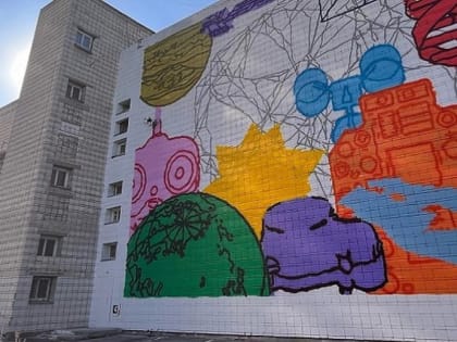 Погода подвела: что нарисовал дрон-художник на стене бассейна НГТУ