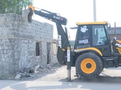 Бензин на розлив: нелегальную АЗС снесли на улице Красноармейской