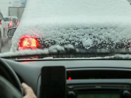 Движение транспорта ограничили на двух трассах из-за плохой погоды