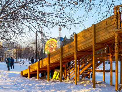 С 17 деревянных горок можно бесплатно скатиться в парках Новосибирска
