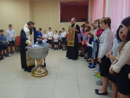 Епископ Филипп  совершил Таинство Крещения в Мошковской школе-интернате