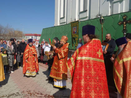 Архиерейское служение в Троицком соборе р. п. Ордынское в день св. жен-мироносиц