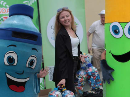 Вредный мусор на сладости обменяли новосибирцам в Центральном парке