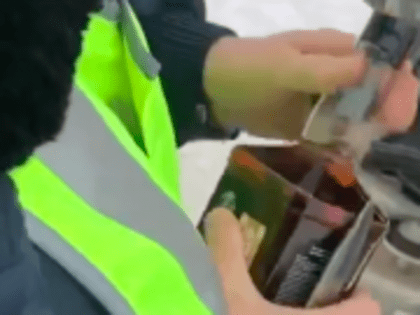 Виски вместо незамерзайки залил новосибирский полицейский