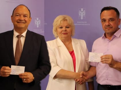 В Новосибирске Плотников и Лебедев зарегистрировались кандидатами в губернаторы