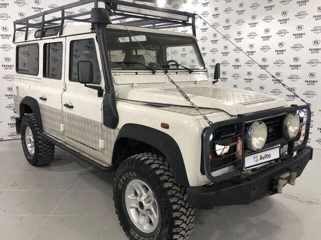 Авито дефендер бу. Дефендер 2003. Ленд Ровер Дефендер 2003. Defender 2003.