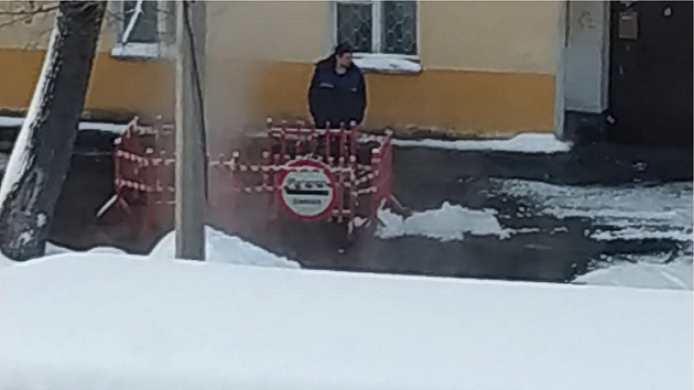 Прорыв отопления в новосибирске. В садике прорвало трубу. Прорвало трубу в детском саду. Прорыв воды Хлебниково.