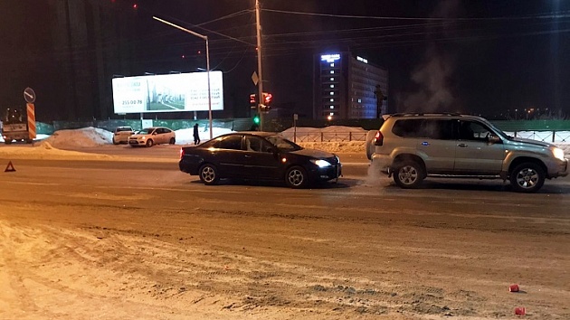 Авария на Октябрьском мосту сегодня в Новосибирске. ДТП В Новосибирске за последние сутки в Новосибирске АСТ 54.