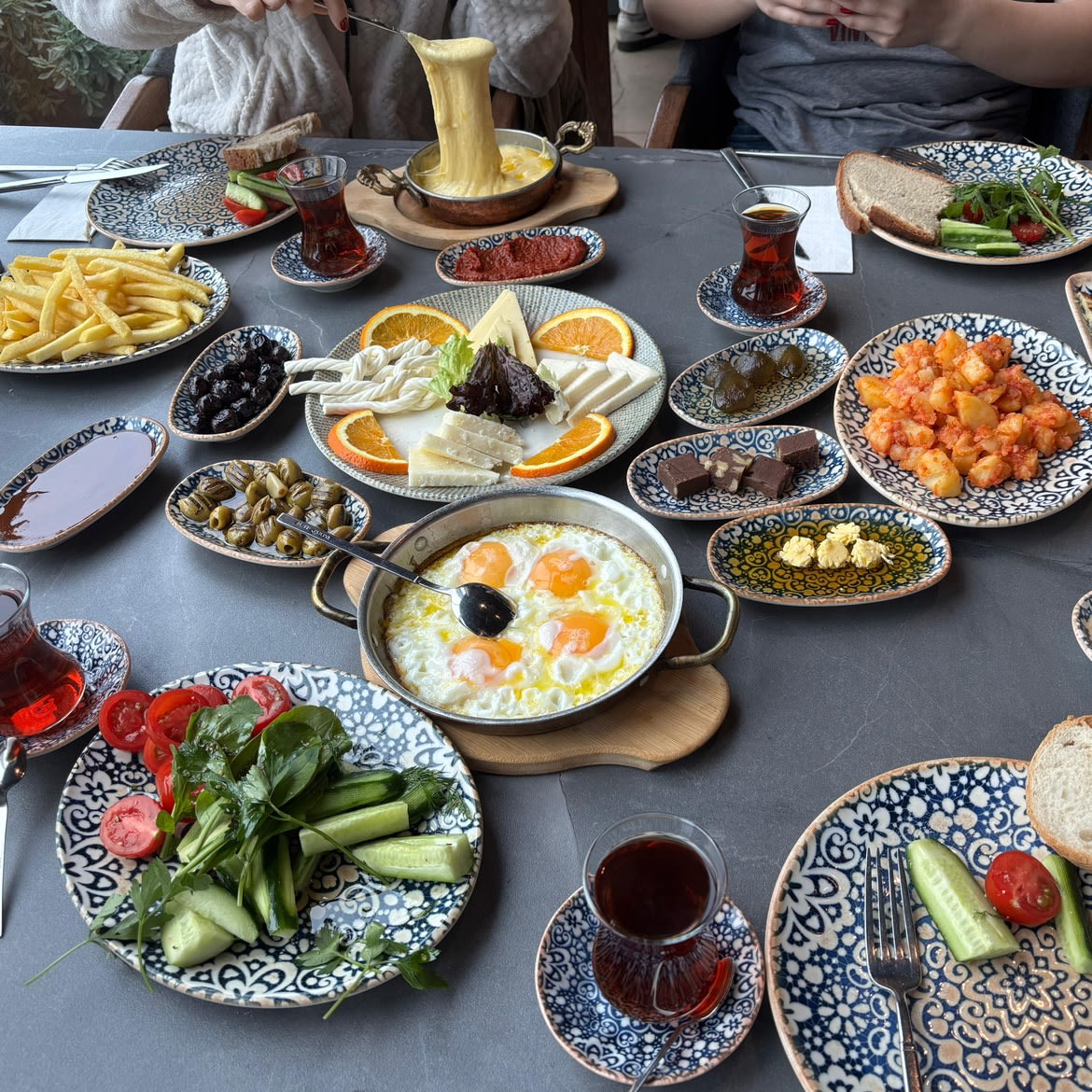 Pazar günlerinin tadı kahvaltıyla başlar diye düşü...
