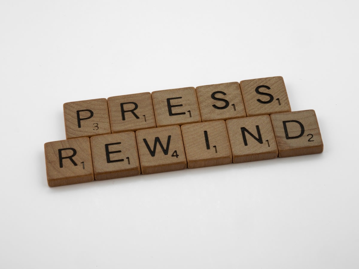 AI processing customer enquiry text and generating intelligent response
