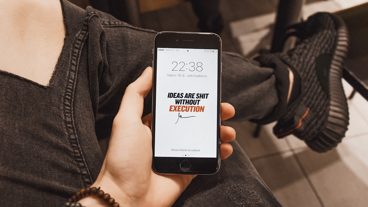 Mobile tradesperson checking a tablet with a day's appointment schedule