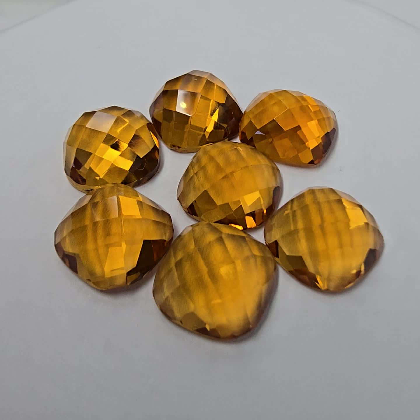 Anteprima video Lotto 7 Citrini Taglio Cabochon 12x12 mm - 45,95 ct