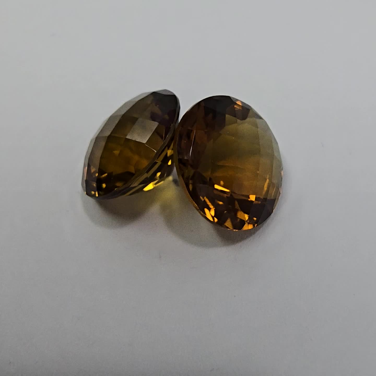 Anteprima video Lotto 2 Quarzi Miele Taglio  Rotondo 14 mm - 17,98 ct