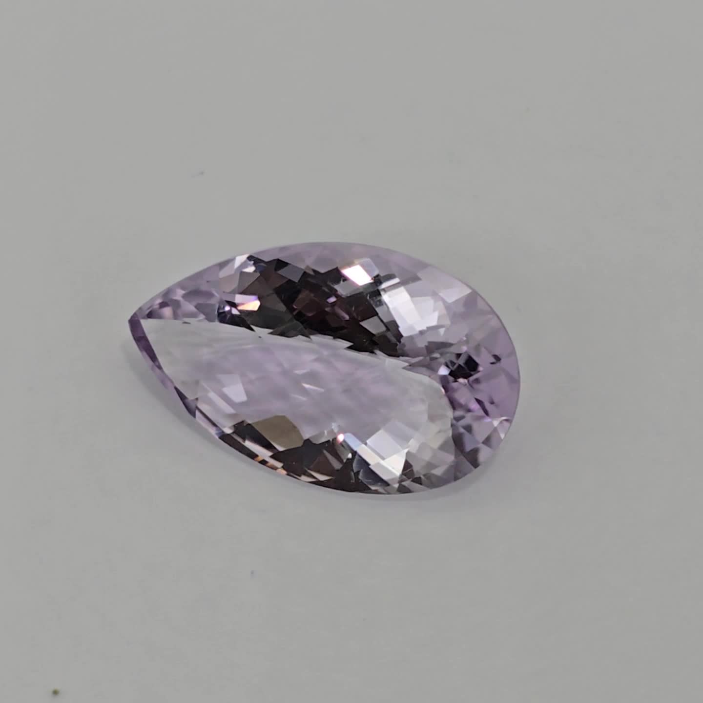 Anteprima video Ametista naturale 15x25mm - 15,37 ct