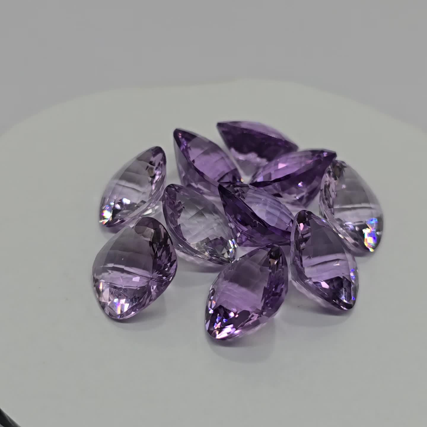 Anteprima video Lotto con 10 Ametiste Taglio:  Cushon 14x14mm - 95,41 ct