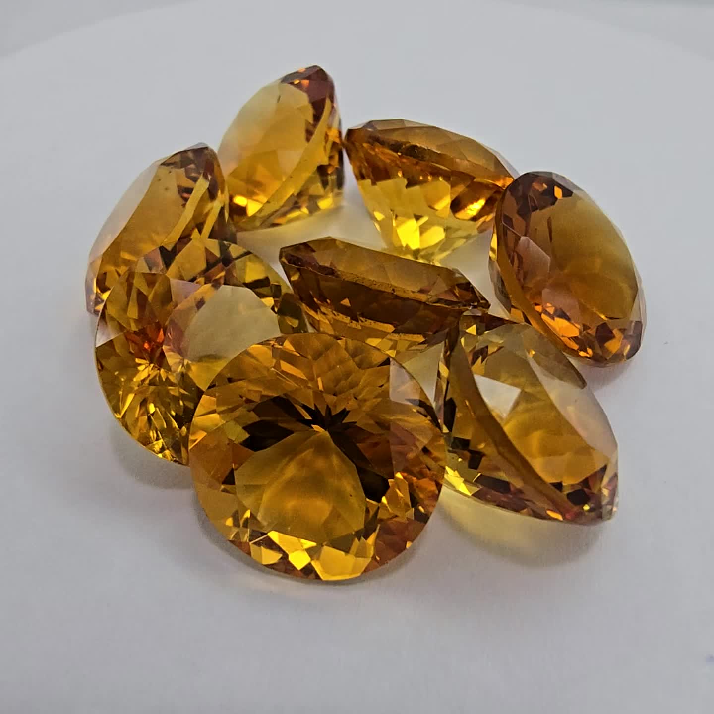 Anteprima video Lotto 8 Citrini Taglio Rotondo 14 mm - 76,22 ct