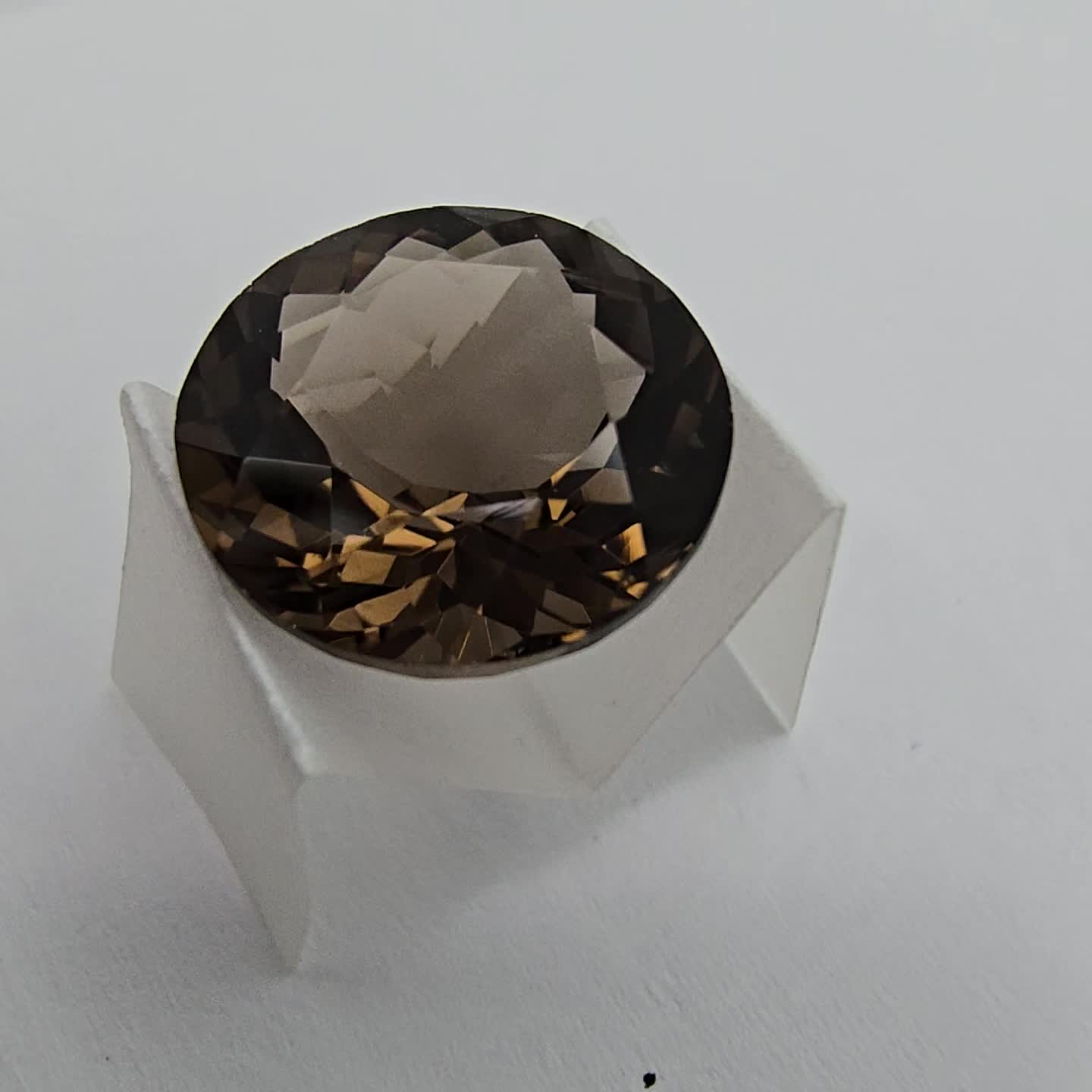 Anteprima video Quarzo Fum? Taglio Rotondo 14 mm - 8,45 ct