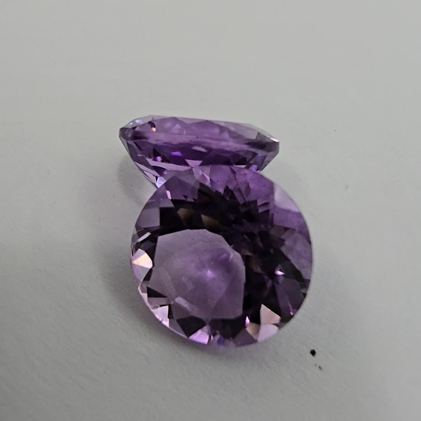 Anteprima video Lotto 2 Ametiste Taglio Rotondo 12 mm - 10,92 ct