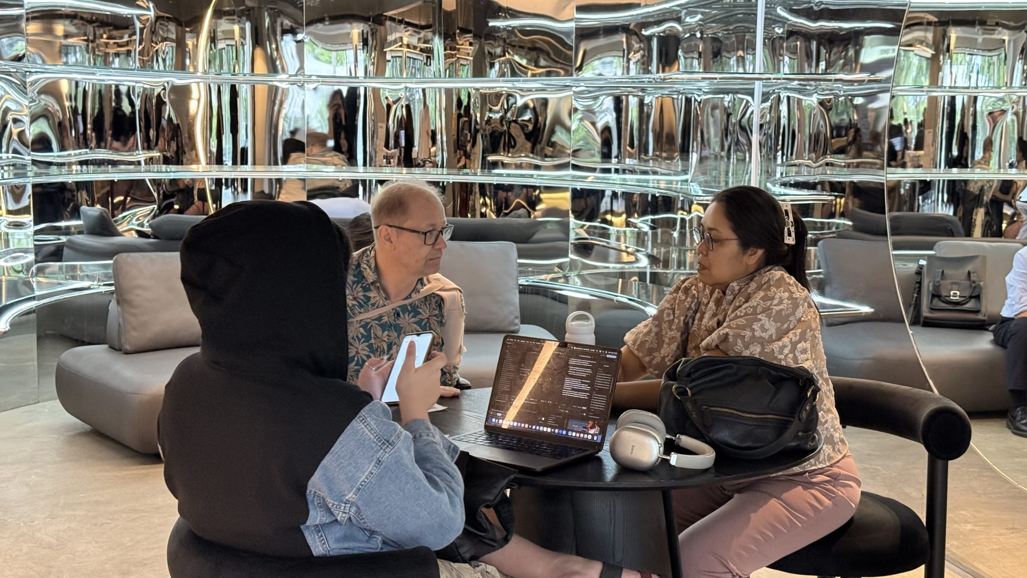 Cafe Cursor Bangkok @ UN:HOUR photo 49 (June 7, 2026)