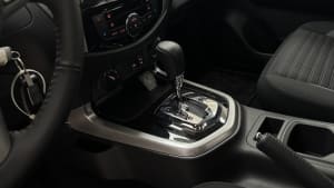 Renault ALASKAN INTENSE NOIR 4X4 AT miniatura 4