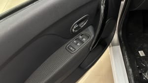 Renault LOGAN INTENSE miniatura 14