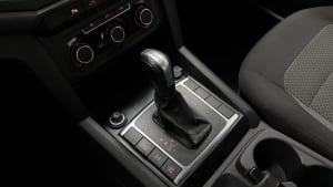 Volkswagen AMAROK V6 CONFORTLINE 4X4 AT miniatura 4