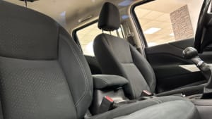 Nissan FRONTIER 4X2 XE MT miniatura 5