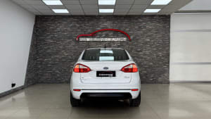 Ford FIESTA KINETIC DESIGN SE PLUS miniatura 11