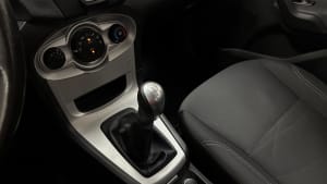 Ford FIESTA KINETIC DESIGN SE PLUS miniatura 4