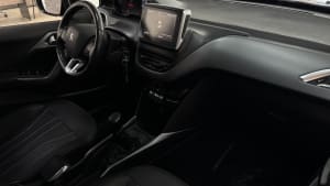 Peugeot 2008 FELLINE miniatura 14