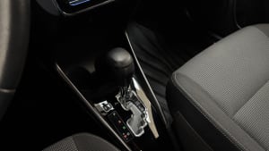 Toyota YARIS XLS CVT miniatura 4