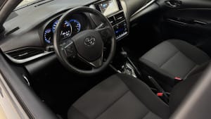 Toyota YARIS XLS CVT miniatura 10