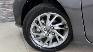 Toyota YARIS XLS CVT miniatura 15
