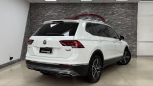 Volkswagen TIGUAN HIGHLINE miniatura 12