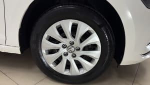 Volkswagen POLO TRENDLINE MT miniatura 9