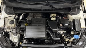 Volkswagen POLO TRENDLINE MT miniatura 17