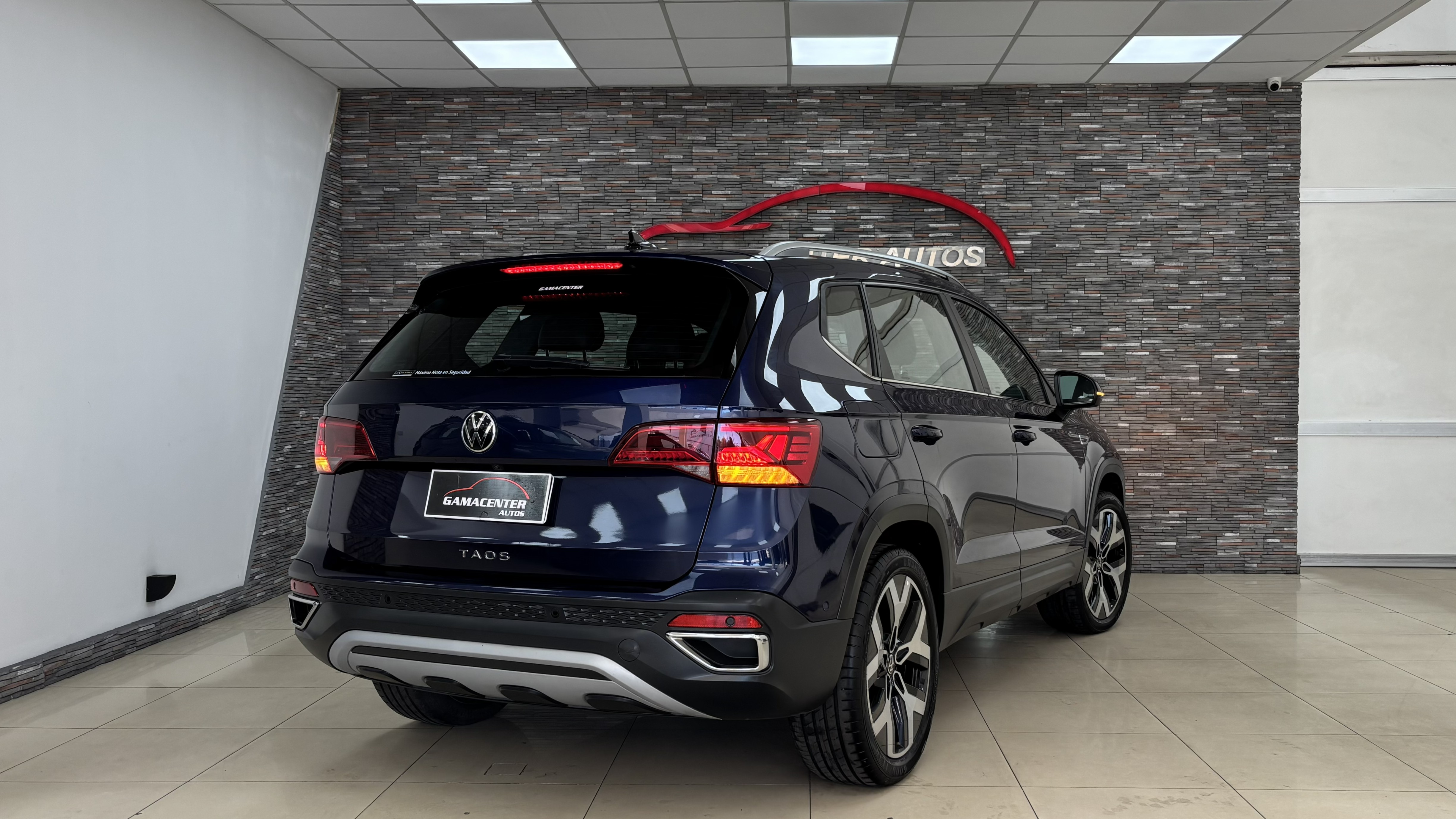 Volkswagen TAOS HIGHLINE 250 TSI miniatura 9