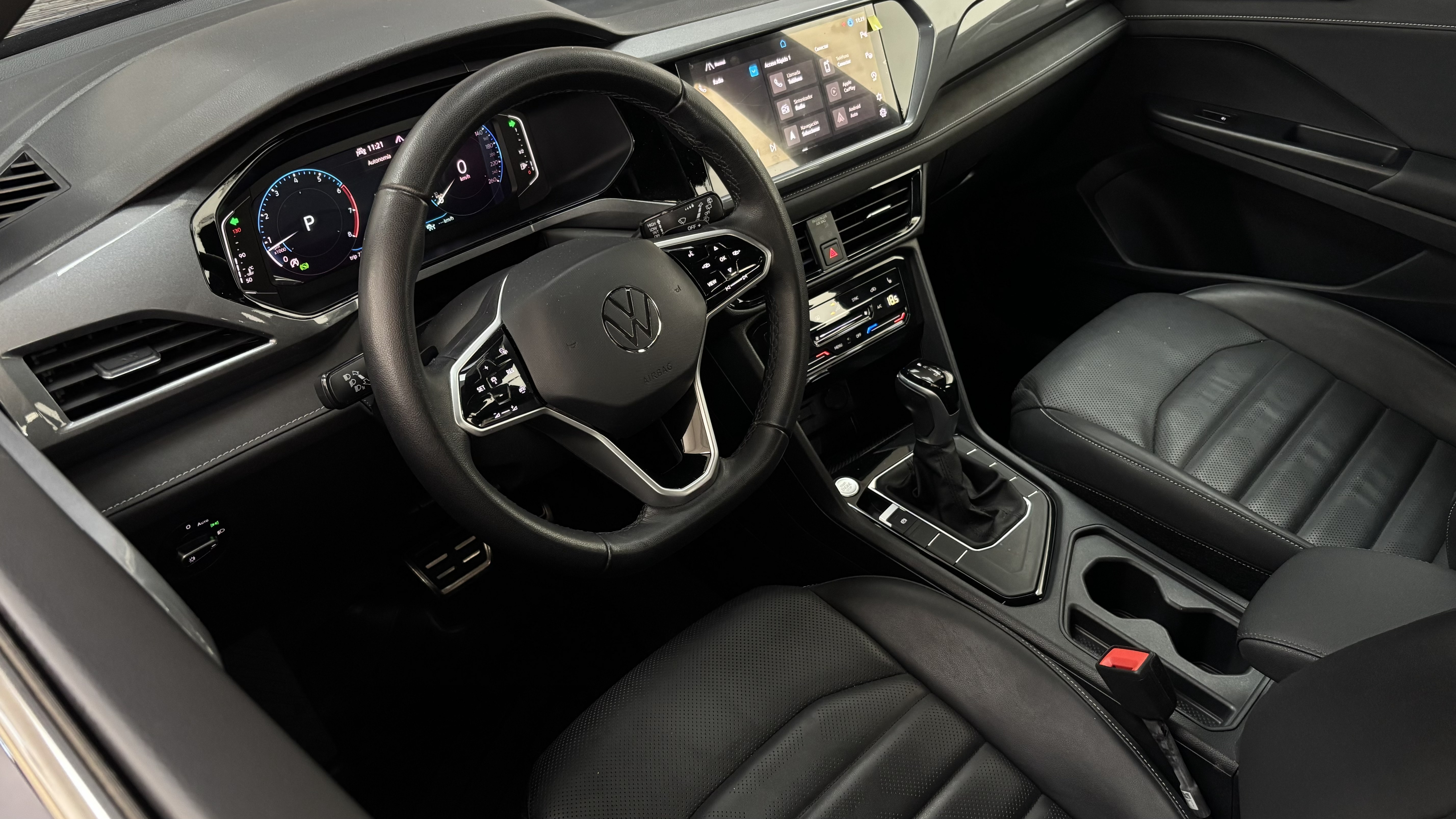 Volkswagen TAOS HIGHLINE 250 TSI miniatura 10