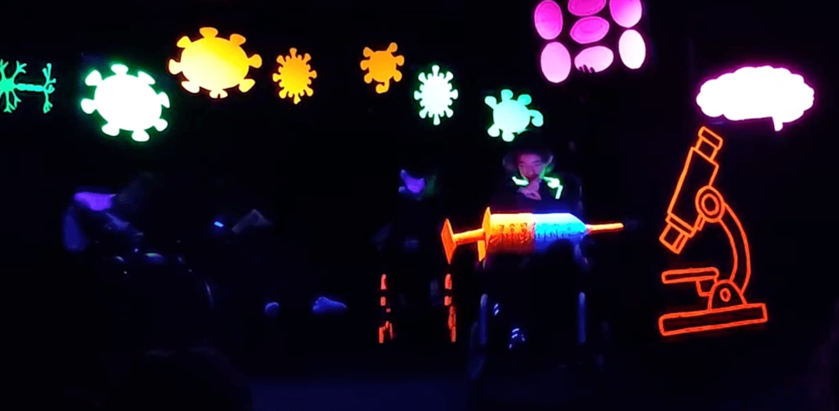 Cajal and Neuri in black theatre