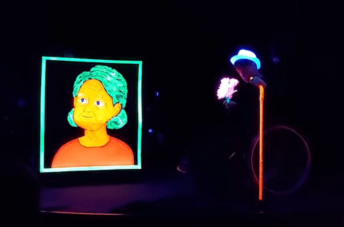 Cajal and Neuri in black theatre