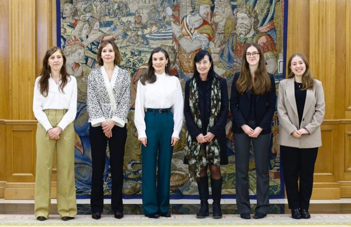 La reina Letizia recibe en audiencia a una representación del Consejo Español del Cerebro
