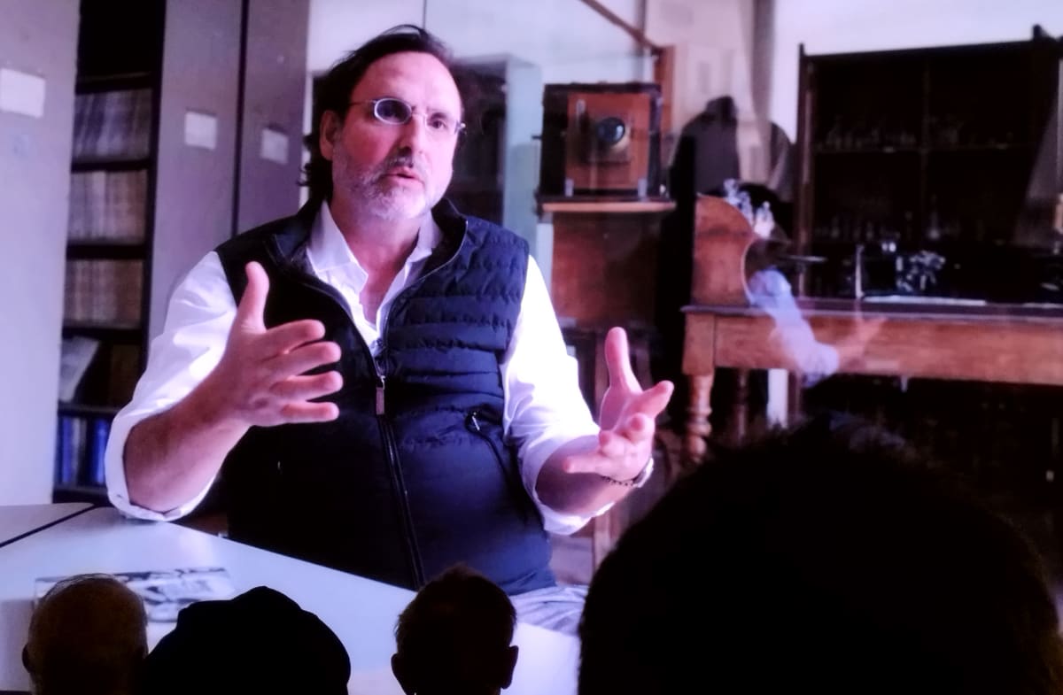 El Bosque de la ciencia: Figuras y fondo en los dibujos de Cajal