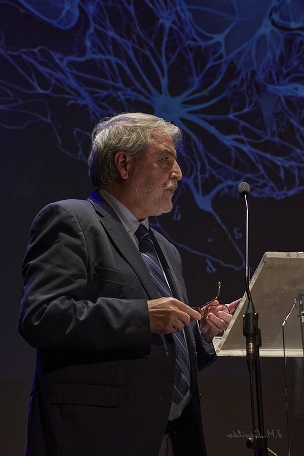 Cajal, Tierra y Espacio