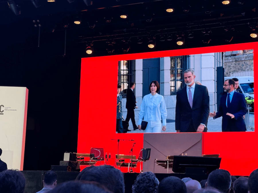 SM El Rey, Felipe VI, y la Ministra de Ciencia, Innovación y Universidades, Diana Morant