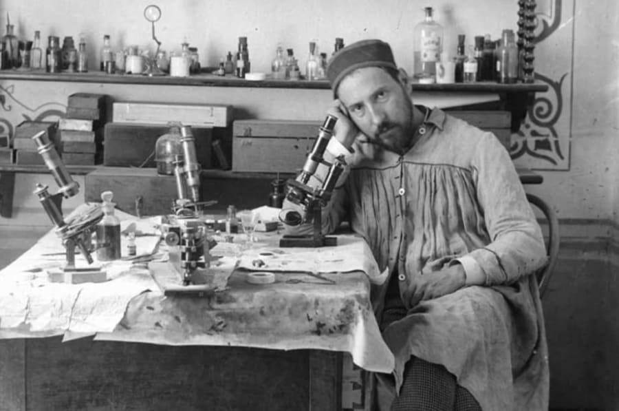Santiago Ramón y Cajal en su casa