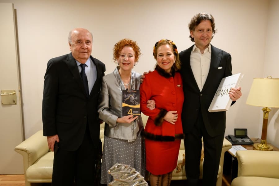 En el camerino de Gustavo Gimeno con Pedro González, gerente de la OSM